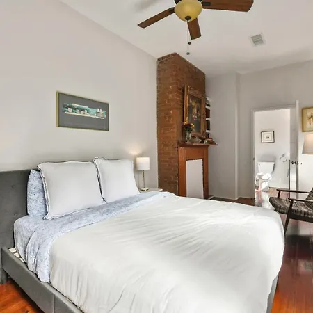 Montgomery House 4*