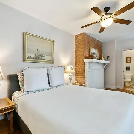 Montgomery House Aparthotel New Orleans
