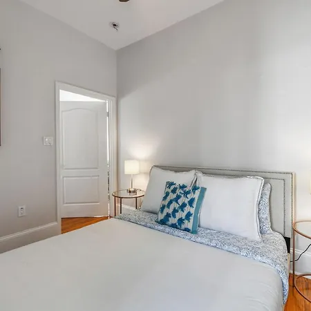 Montgomery House 4*