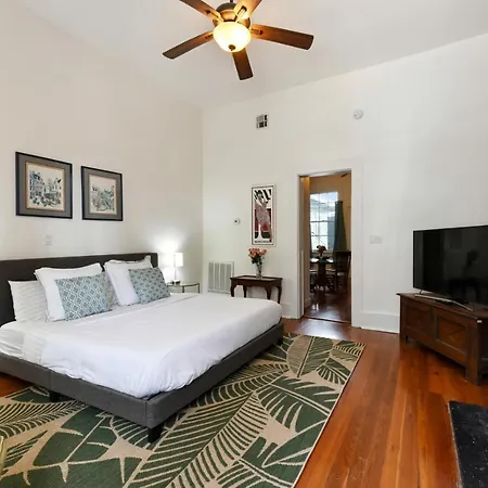 Montgomery House New Orleans