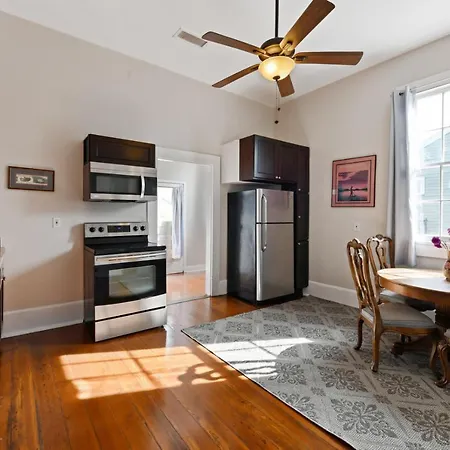 Montgomery House Aparthotel New Orleans