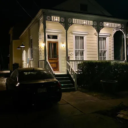Paused - Miss Ruby's Mid-city
