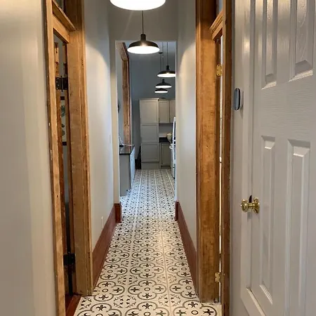 Paused - Miss Ruby's Mid-city Apartment New Orleans