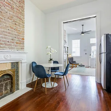 Private 2br In Uptown By Hosteeva *