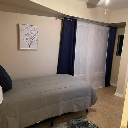 Guest house Pr10 Holy Cross Oasis 30 Day Minimum New Orleans