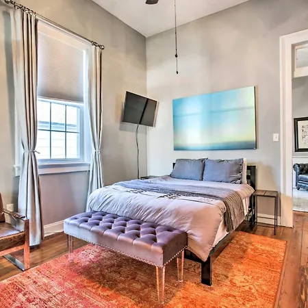 Uptown Nola On Magazine Street W/ Backyard! Apartment New Orleans