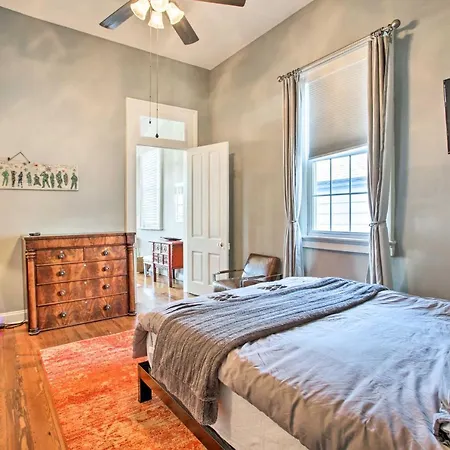 Uptown Nola On Magazine Street W/ Backyard! * New Orleans