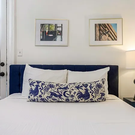 Private 2br In Uptown By Hosteeva *