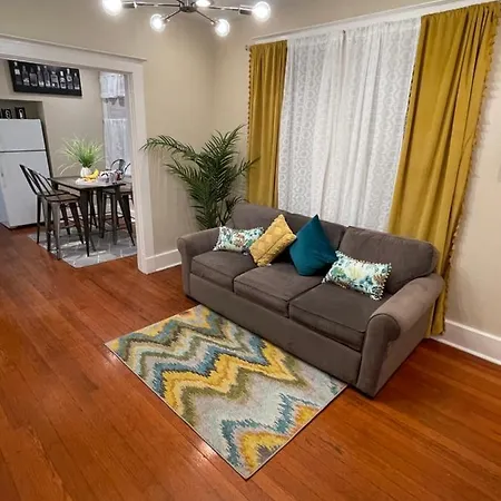 Guest house Pr10 Holy Cross Oasis 30 Day Minimum New Orleans