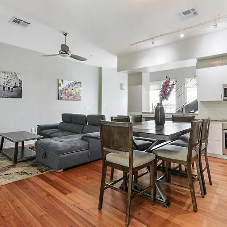 2 Bedroom Elegant In Downtown * New Orleans