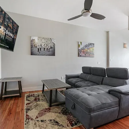 2 Bedroom Elegant In Downtown * New Orleans