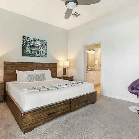 2 Bedroom Elegant In Downtown * New Orleans