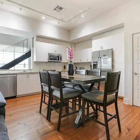 Apartment 2 Bedroom Elegant In Downtown New Orleans