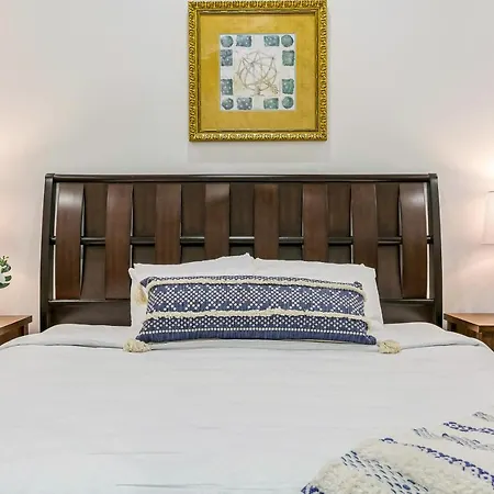 Apartment Spacious 3br In Downtown *