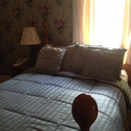 The Queen Anne Bed & Breakfast 3*