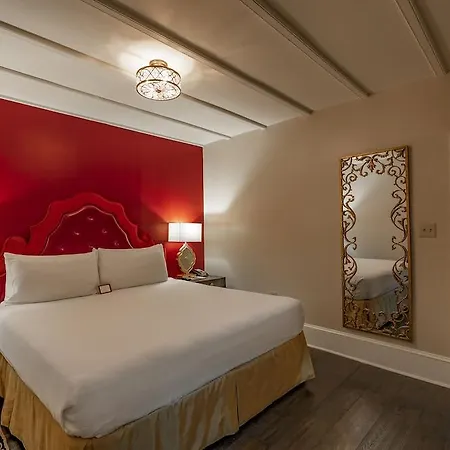 Hotel Dauphine Orleans 3*