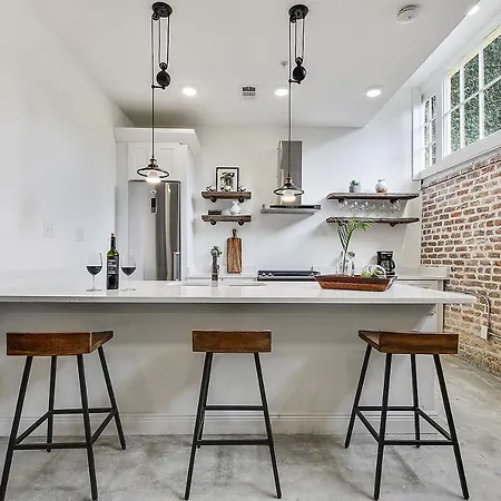 3bd / 6 Guests / Phenomenal Location New Orleans