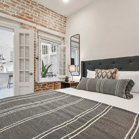 3bd / 6 Guests / Phenomenal Location