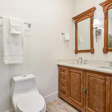 Apartment 3bd / 6 Guests / Phenomenal Location *