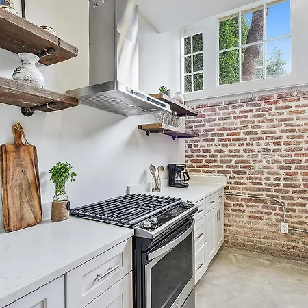 3bd / 6 Guests / Phenomenal Location * New Orleans