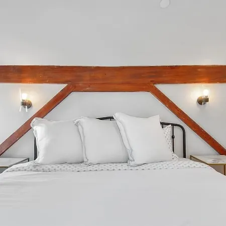 Fab 1838 Garden District 5br With Parking And Balcony Apartment