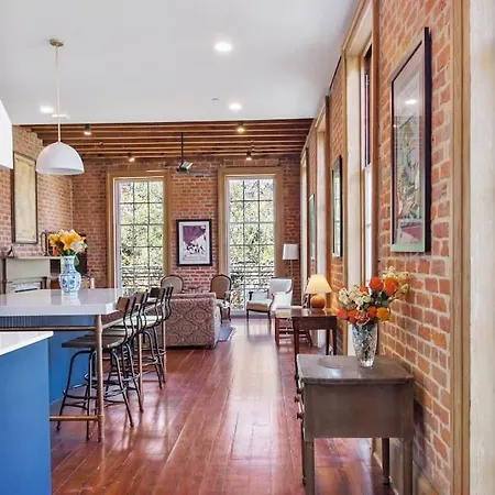 Fab 1838 Garden District 5br With Parking And Balcony * New Orleans