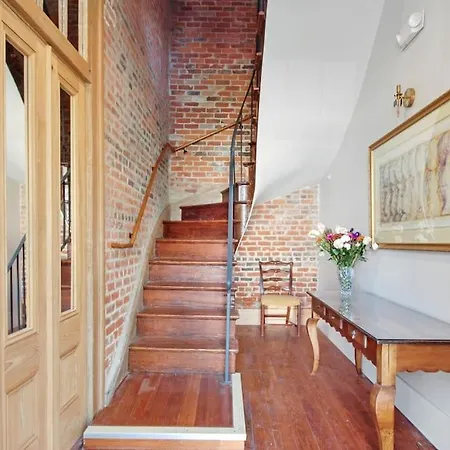 Apartment Fab 1838 Garden District 5br With Parking And Balcony New Orleans