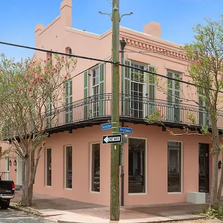 Apartment Fab 1838 Garden District 5br With Parking And Balcony
