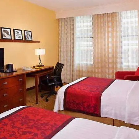 Courtyard By Marriott Downtown Near The French Quarter
