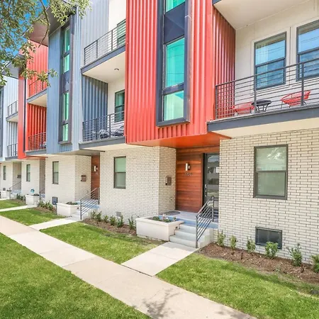 Private Townhouse In A Secure Location New Orleans