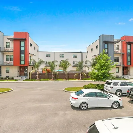 Beautiful Townhouse In A Gated Community * New Orleans
