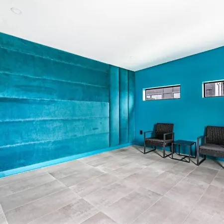 Luxury 5 Bedroom With Private Rooftop *