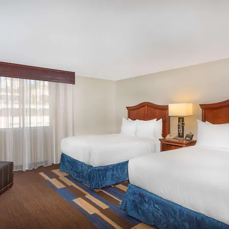 Hotel Wyndham French Quarter 4*