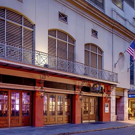 Hotel Wyndham French Quarter 4*