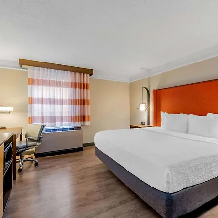 La Quinta & By Wyndham Downtown Hotel 3*