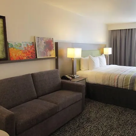 Hotel Country & By Radisson, I-10 East, La 3*