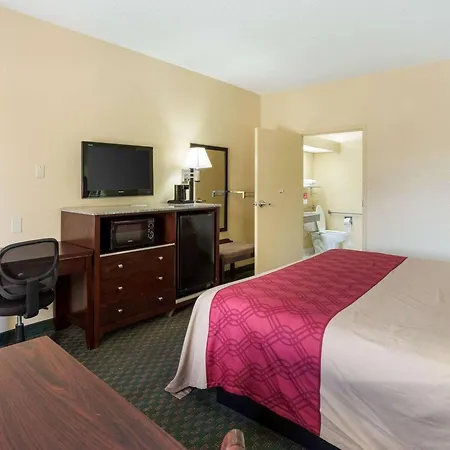 Rodeway & Gentilly Hotel 3*