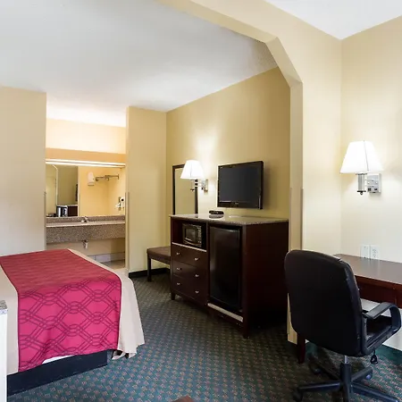 Rodeway & Gentilly Hotel 3*