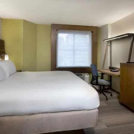 Hotel Express Downtown By Ihg 3*