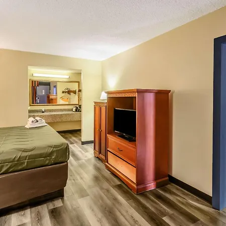 Quality I-10 East 3* New Orleans