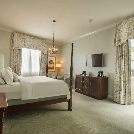 Hotel Bienville House 3*