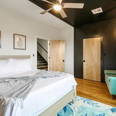 Luxury 5 Bedroom With Private Rooftop