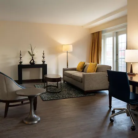 Embassy By Hilton Convention Center Hotel New Orleans