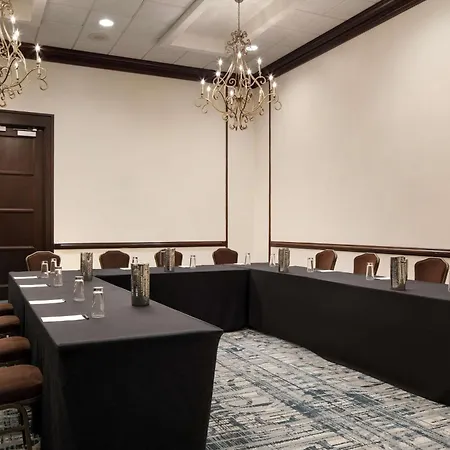 Hotel Embassy By Hilton Convention Center New Orleans
