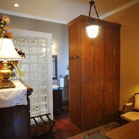 Bed & Breakfast Hh Whitney House - A On The Historic Esplanade 4*