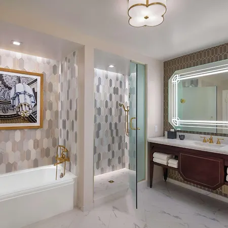 The Higgins New Orleans, Curio Collection By Hilton Hotel