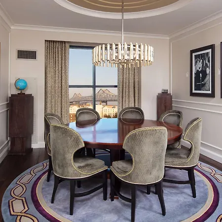 Hotel The Higgins New Orleans, Curio Collection By Hilton New Orleans