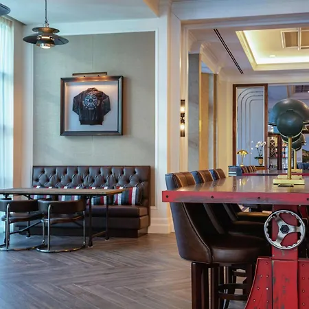 Hotel The Higgins New Orleans, Curio Collection By Hilton