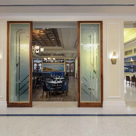 The Higgins New Orleans, Curio Collection By Hilton New Orleans