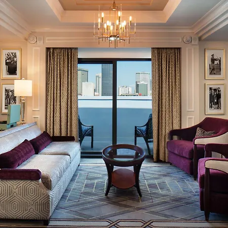 Hotel The Higgins New Orleans, Curio Collection By Hilton
